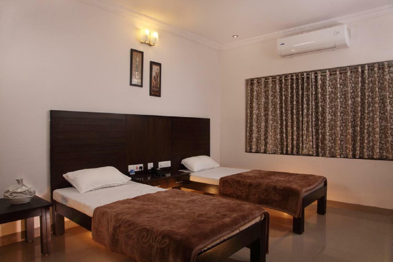 Hotel Vinay Residency Sindhnur Exteriér fotografie